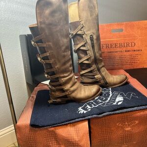Freebird by Steven Waterford size 7 like new Brown Lace Up Boots